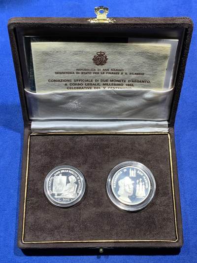 《竞宝斋》第462场 周日，周一，2场连拍 （全场包邮）欢迎送拍 - 圣马力诺 1983年 835精制银币套币 少见的麂皮封装盒 500里拉11克 1000里拉14.6克