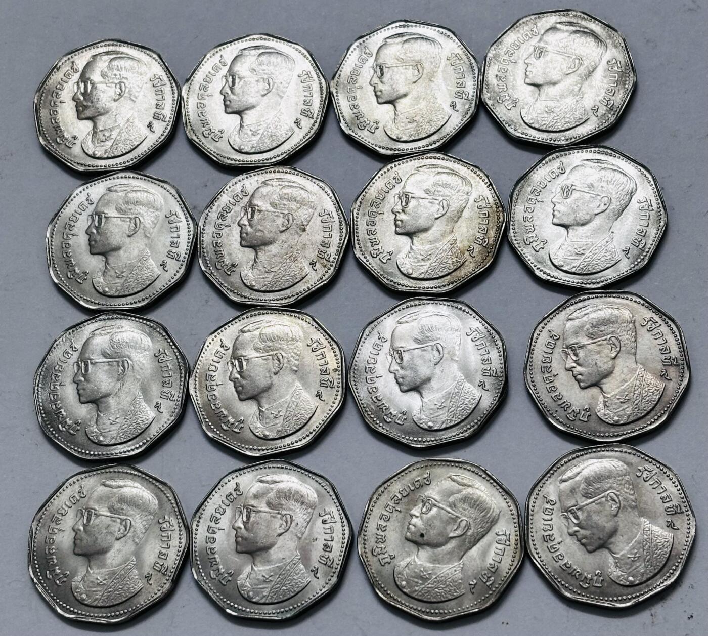 文馨钱币收藏 2026新年第五场（第 291 场）【长期接代拍品】 原光品相 1972 年泰国拉玛九世国王 5 泰铢 16 枚，老版本都带转光