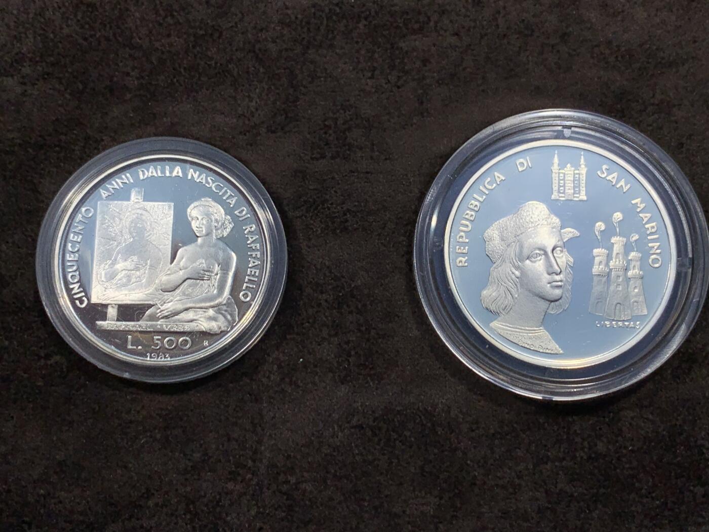 《竞宝斋》第462场 周日，周一，2场连拍 （全场包邮）欢迎送拍 圣马力诺 1983年 835精制银币套币 少见的麂皮封装盒 500里拉11克 1000里拉14.6克