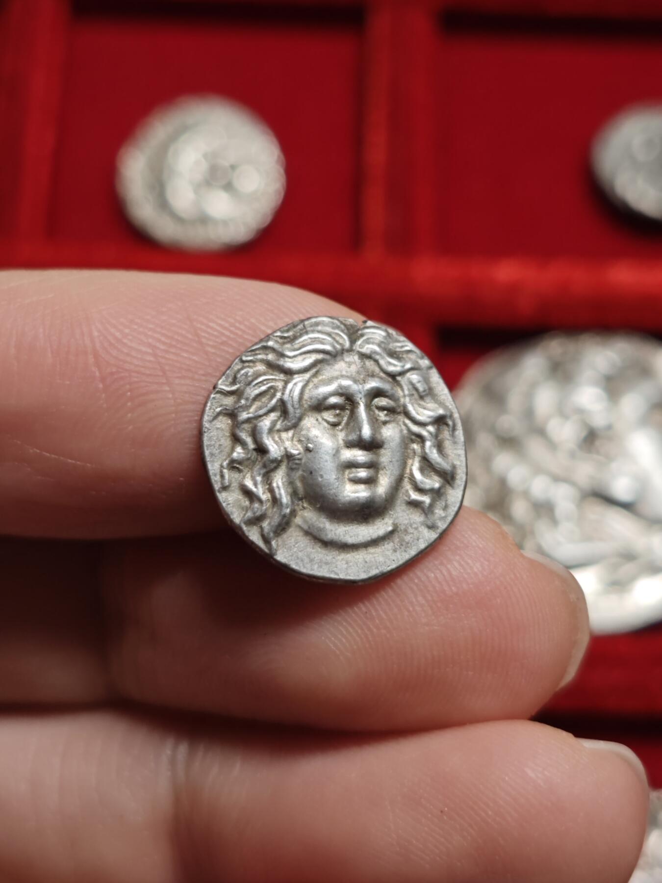 稀有版古希腊罗德岛太阳神玫瑰银币