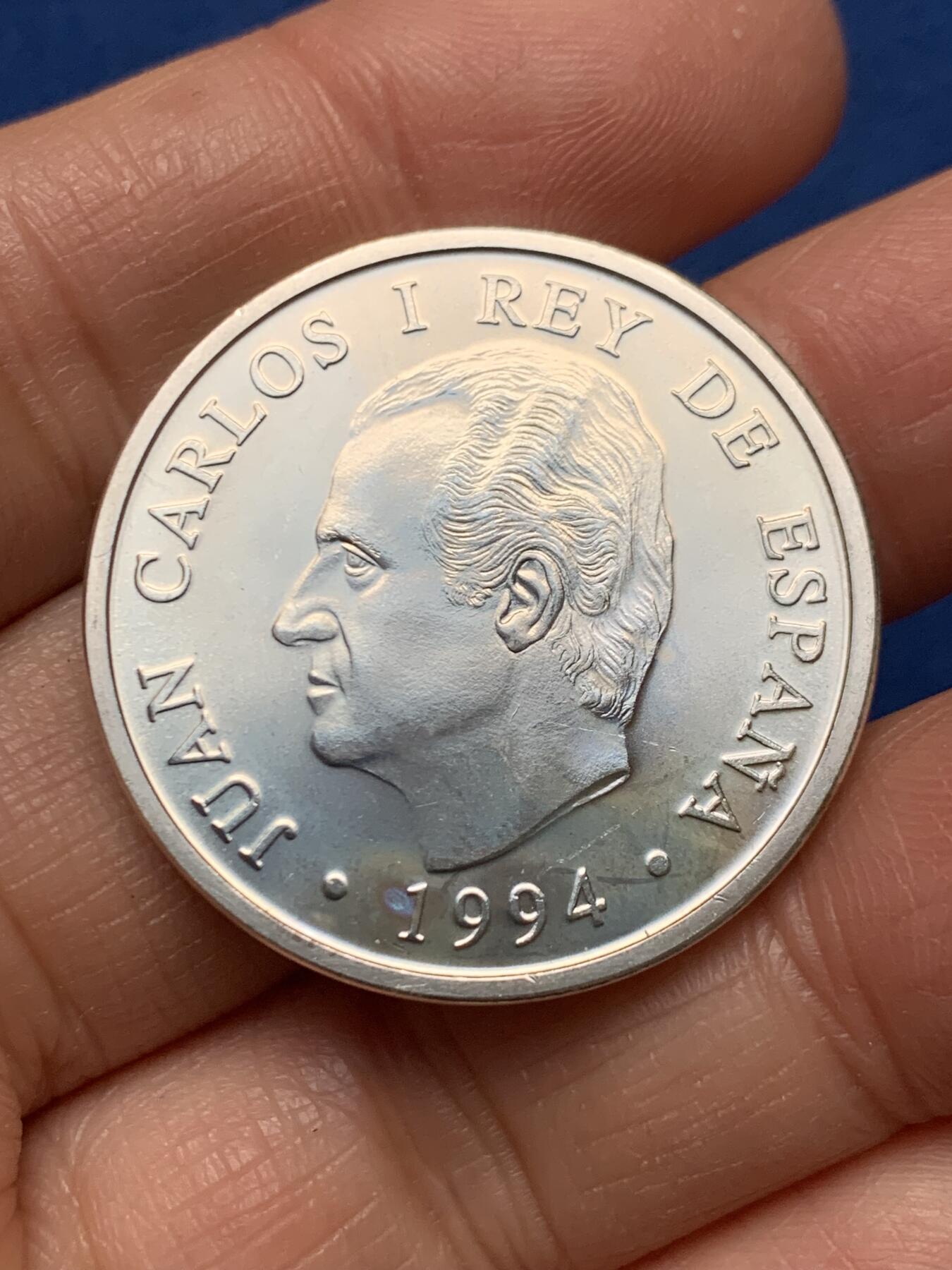 《竞宝斋》第462场 周日，周一，2场连拍 （全场包邮）欢迎送拍 西班牙1994年国际货币基金组织银行设立2000比塞塔银币 18克 925银