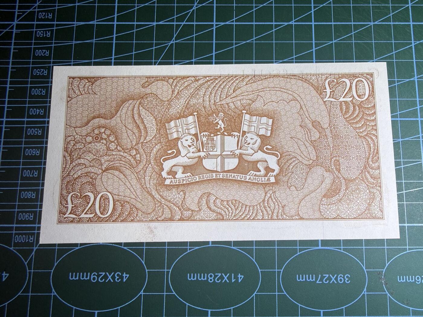 【炜奕收藏】，第五十八期，英属第三场 1986年圣赫勒拿20镑，UNC品相，号码无47尾8