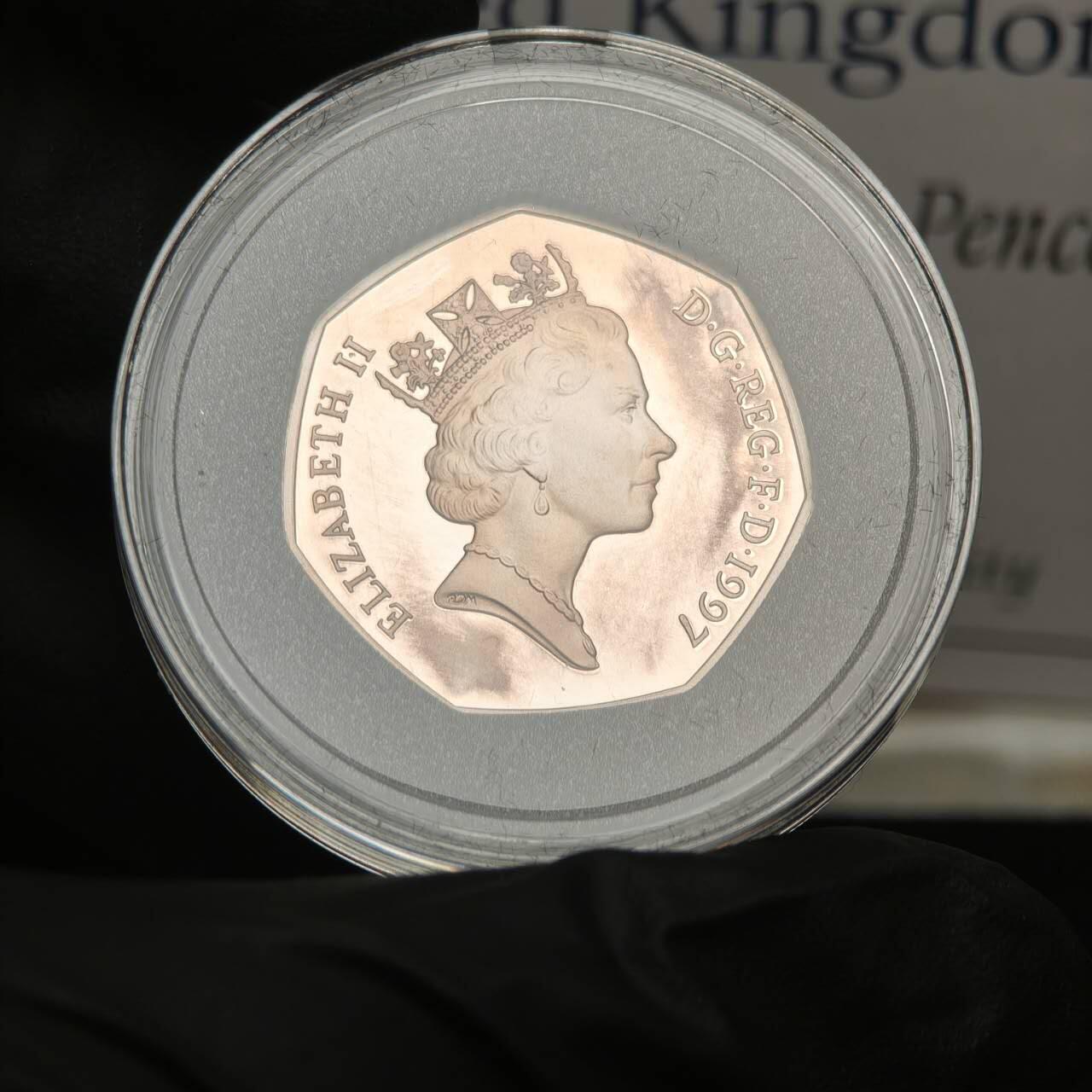 金瓯小拍第三期 古今币章 银价专场 英国50便士1对2枚精制银币1997年 重8克+13.5克 小版有氧化 盒证齐全