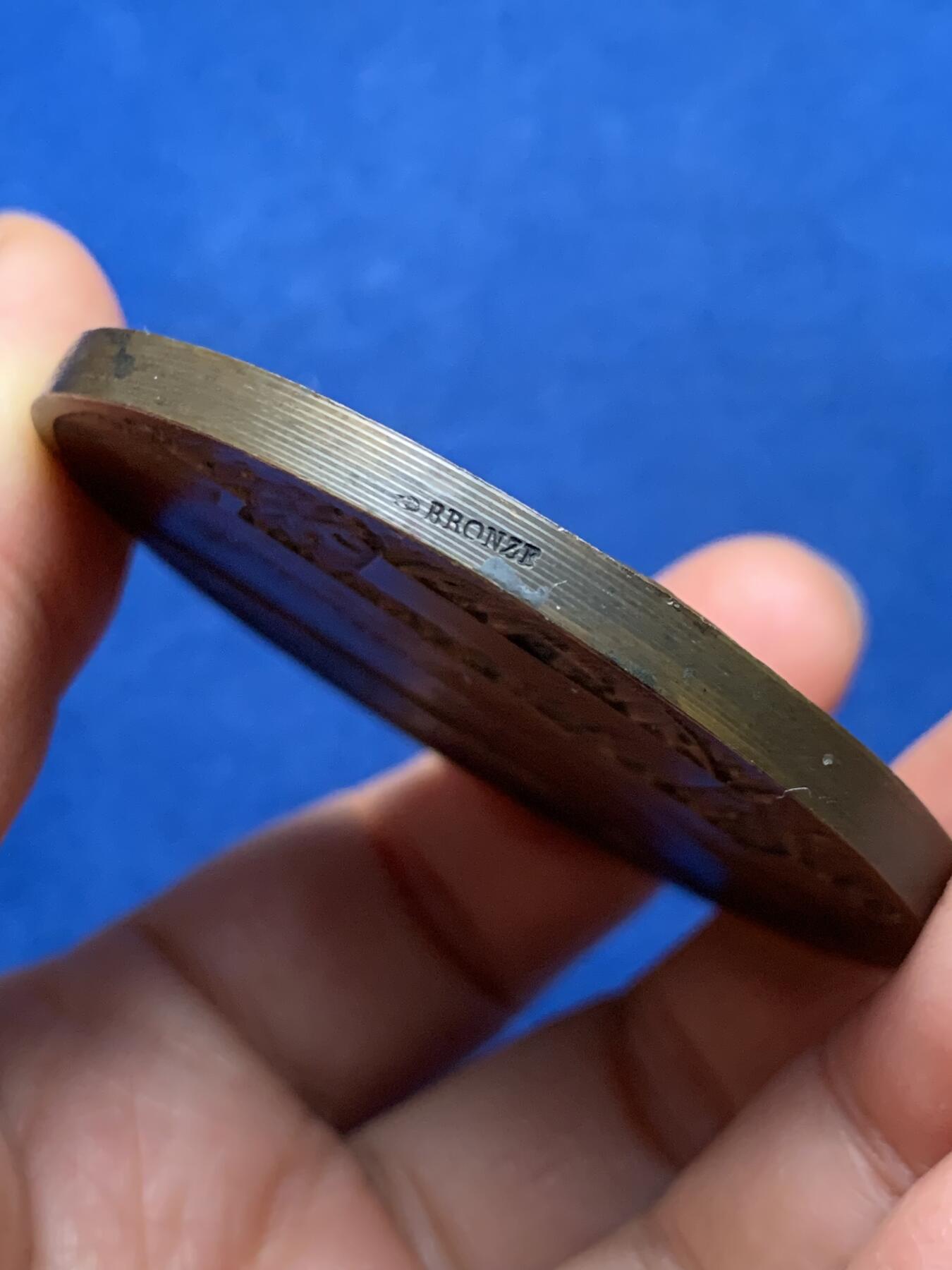 《竞宝斋》第462场 周日，周一，2场连拍 （全场包邮）欢迎送拍 法国贞德号邮轮纪念大铜章 95克 58.5mm 铜标边铭