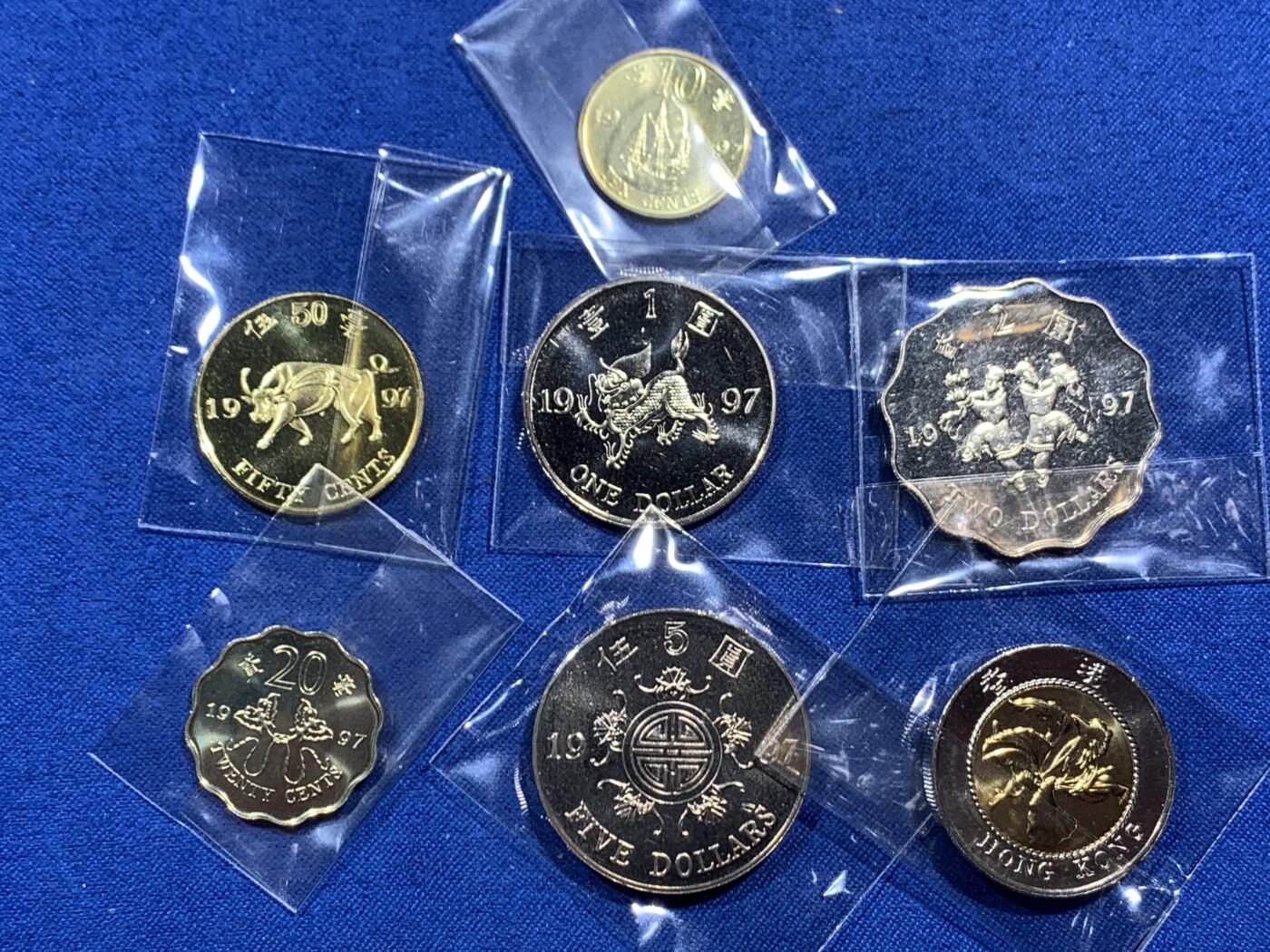 《竞宝斋》第462场 周日，周一，2场连拍 （全场包邮）欢迎送拍 香港1997回归纪念币一组 细节见图