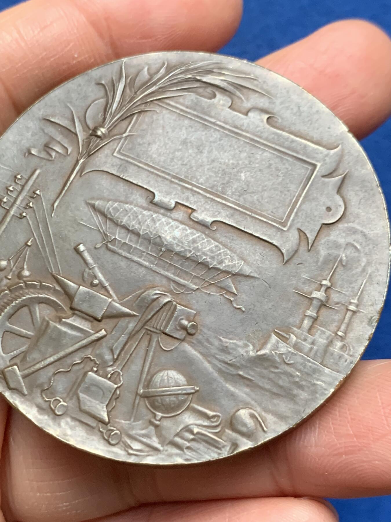 《竞宝斋》第462场 周日，周一，2场连拍 （全场包邮）欢迎送拍 法国1900年巴黎世博会铜章，经典女神款，丰饶角铜标。65.2克，53.6mm