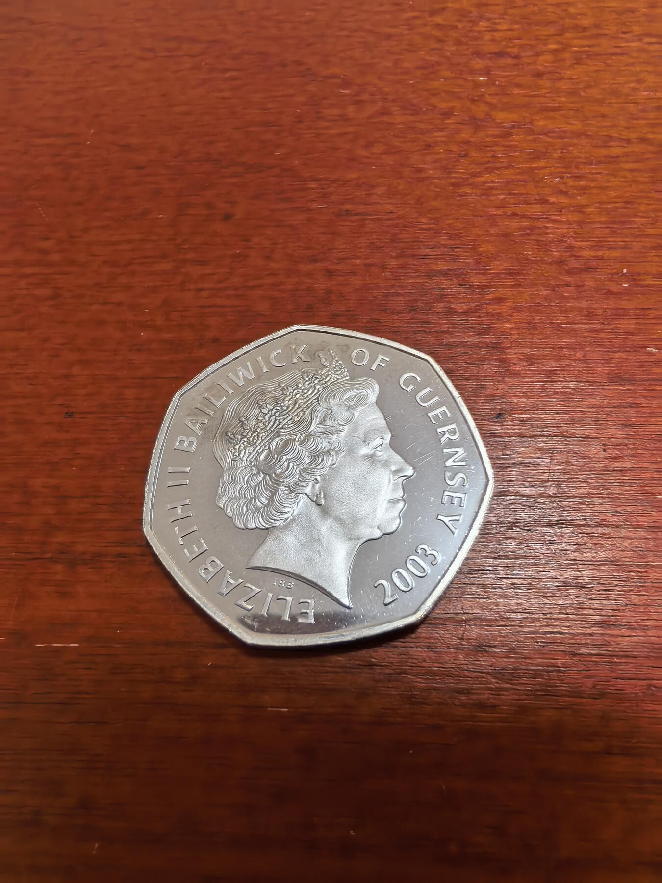 长老汇蛇年精选第九十六场拍卖 2003根西女王加冕50周年坐姿50便士七边精制银币，8.1克925银，1万枚