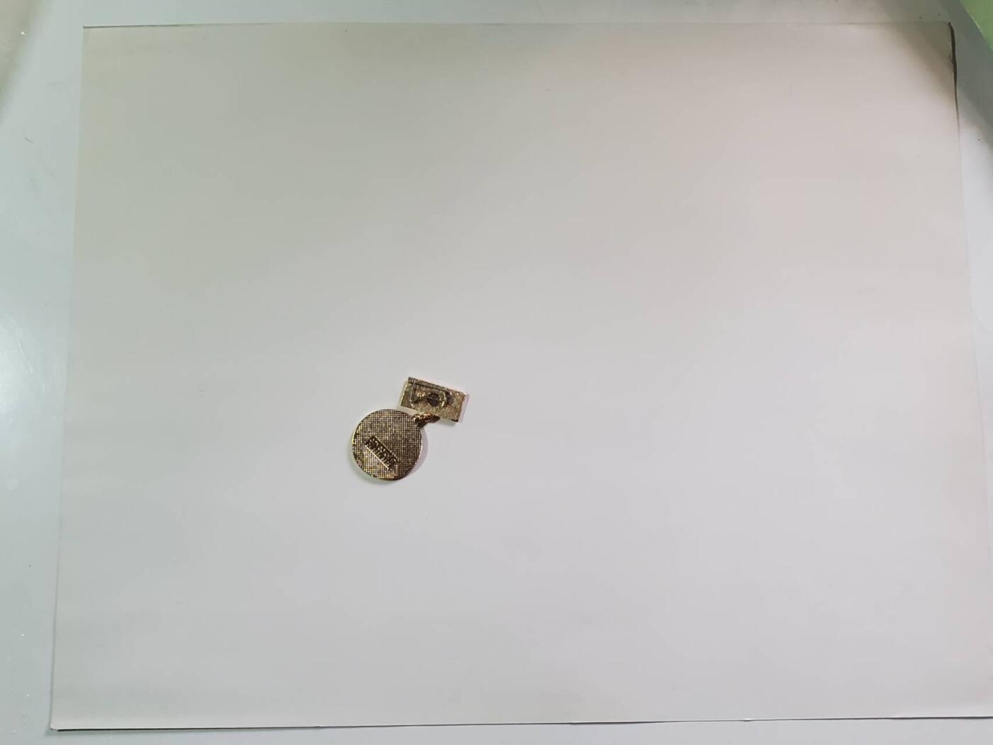 韵星假日拍卖第三十八期 -- Rimey Holidays Auction 38 越南社会主义共和国裴廷宜（和上一组夫妻）光荣在党30年奖章带原证书 实发少见 奖章带厂标