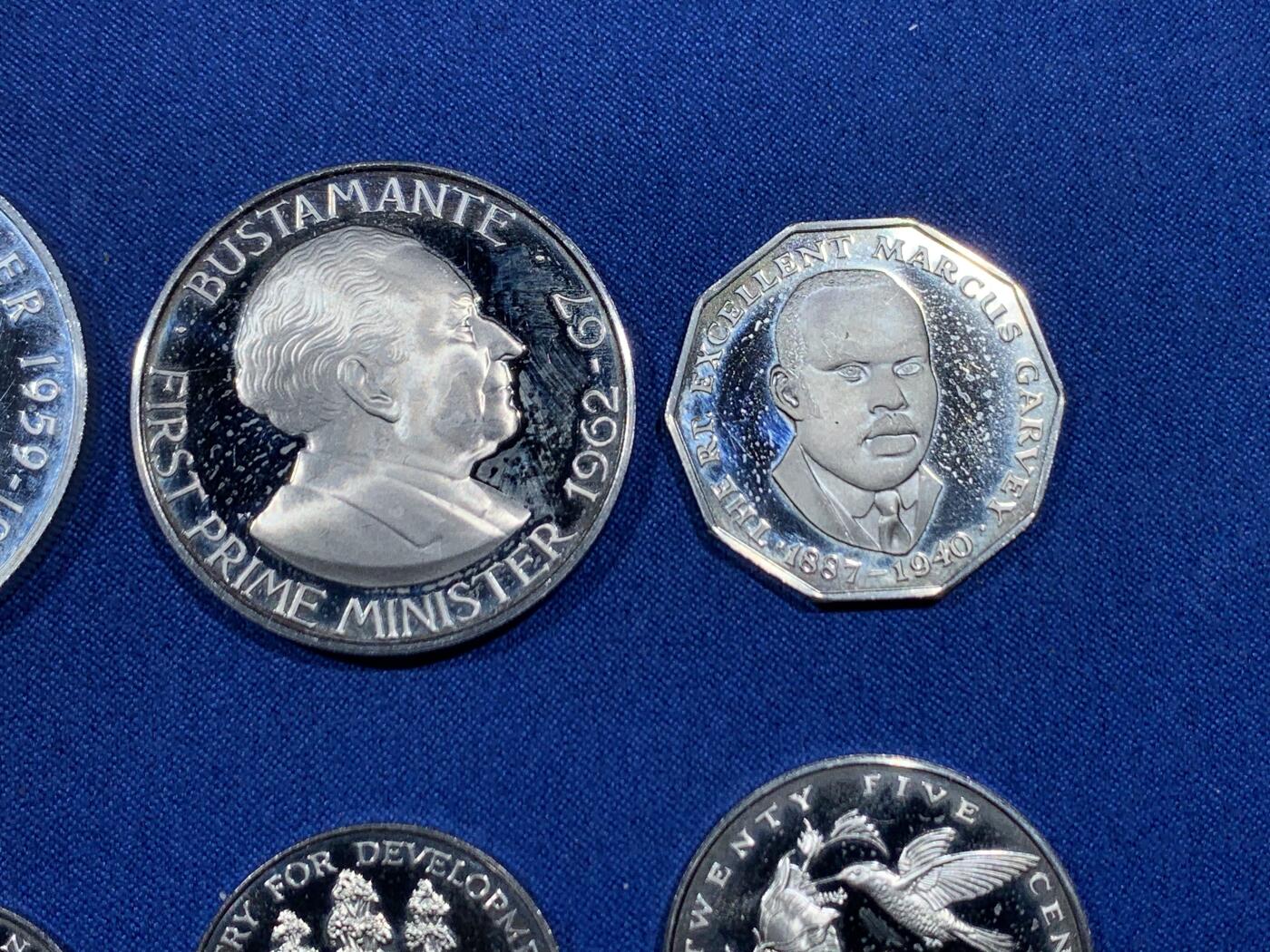 《竞宝斋》第462场 周日，周一，2场连拍 （全场包邮）欢迎送拍 1978年牙买加官方精制套币9枚，含2枚大银币，43.2g，925银；37.2g，500银 盒证齐全