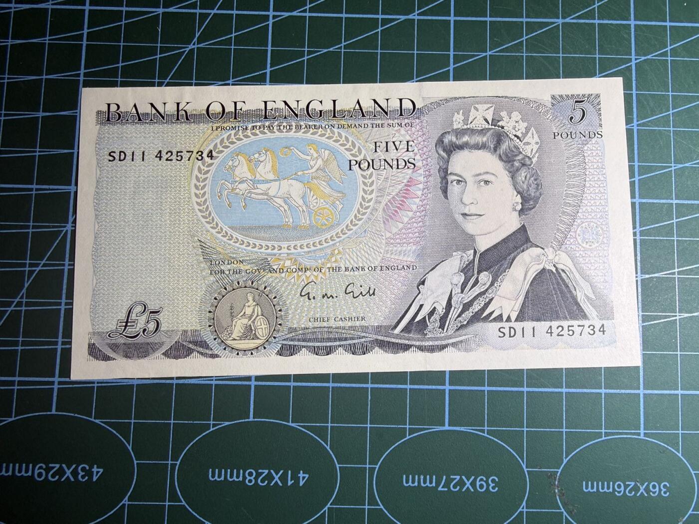 【炜奕收藏】，第五十八期，英属第三场 英国D序列5镑，UNC品相