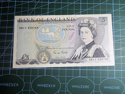 【炜奕收藏】，第五十八期，英属第三场 - 英国D序列5镑，UNC品相