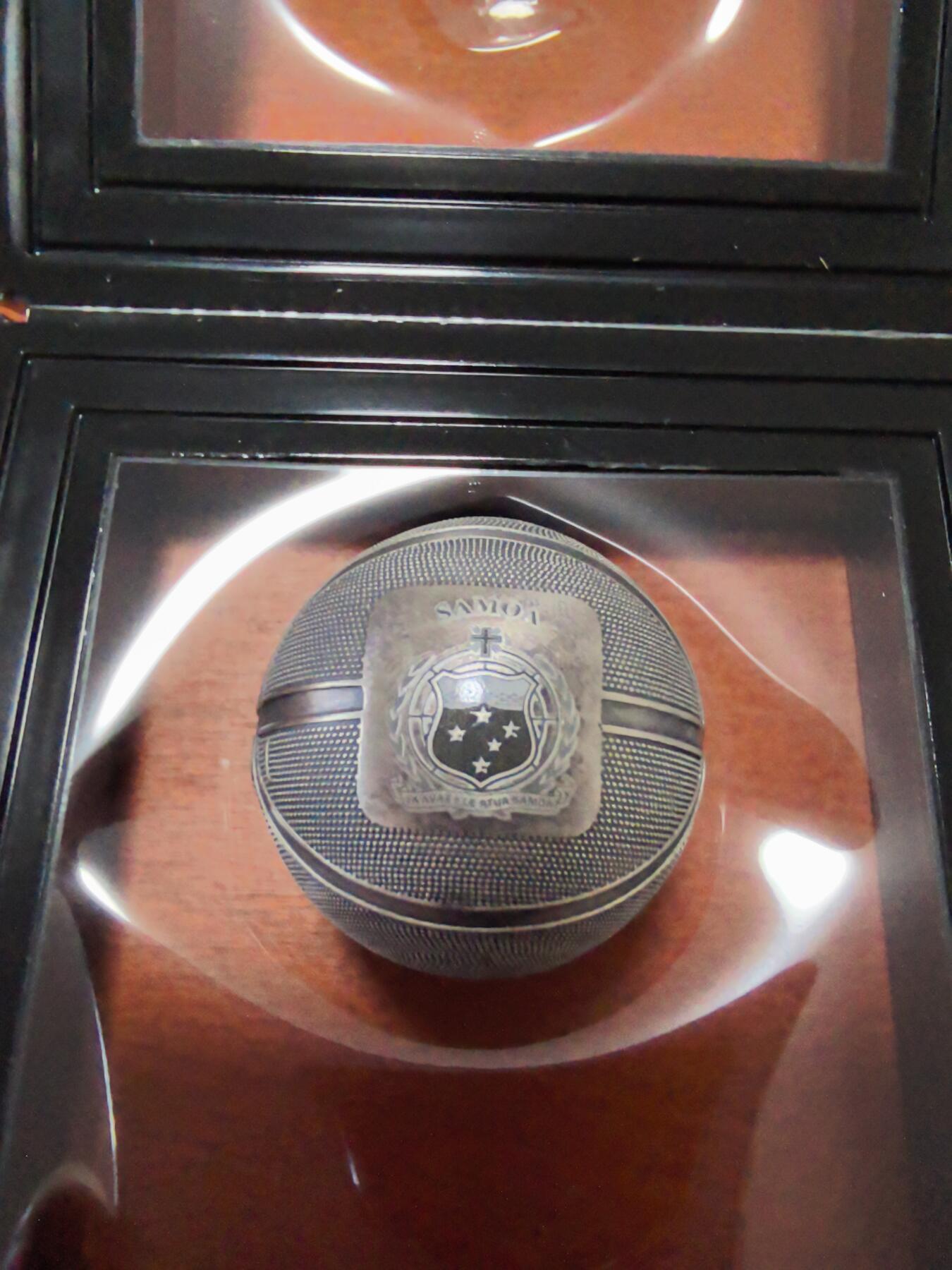 长老汇蛇年精选第九十六场拍卖 2021萨摩亚篮球5元仿古球形银币，1盎司999银，盒证全，999枚