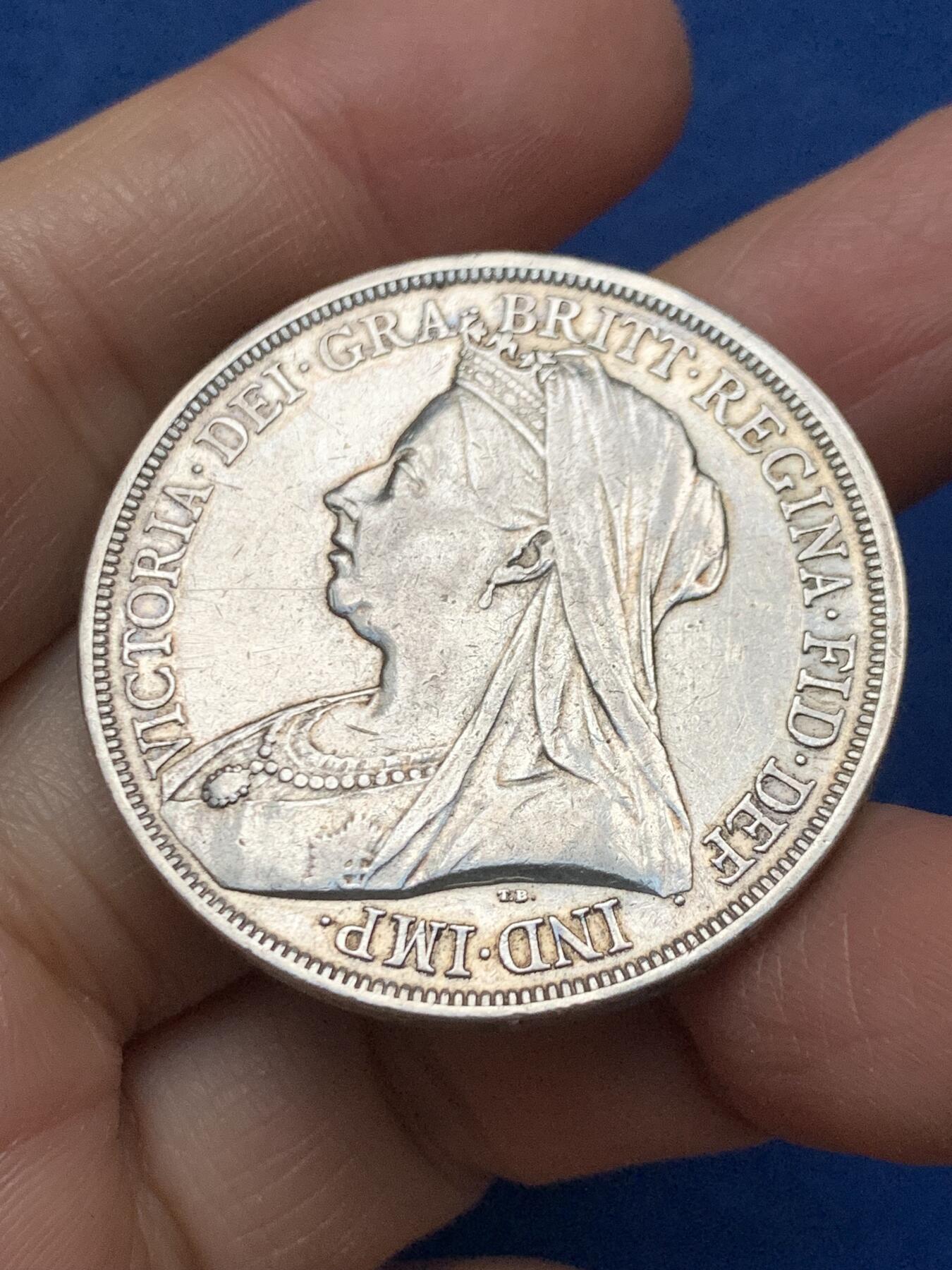 《竞宝斋》第462场 周日，周一，2场连拍 （全场包邮）欢迎送拍 英国1893年维多利亚披纱克朗