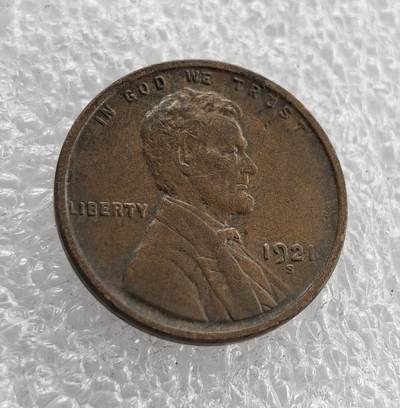 外国优质老铜币高银银币，周六九点倒数截拍，满百包邮，持续收拍 - 美国1921 年 S 版林肯 1 分铜币，正面铸林肯头像、“IN GOD WE TRUST” 与 “LIBERTY”，背面麦穗环绕面值及国名。S 版铸量稀缺，百年麦穗版经典款，包浆自然、品相完整，是美国早期分币收藏的稀缺品种，兼具历史纪念与收藏价值。