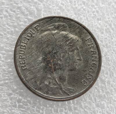 外国优质老铜币高银银币，周六九点倒数截拍，满百包邮，持续收拍 - 法国1917年5生丁铜币，正面铸玛丽安娜（法国共和象征）与 “法兰西共和国” 铭文，背面标 “自由平等博爱”、面值及年份。属一战期间法国第三共和国，是战时流通辅币，彰显共和理念的历史见证。