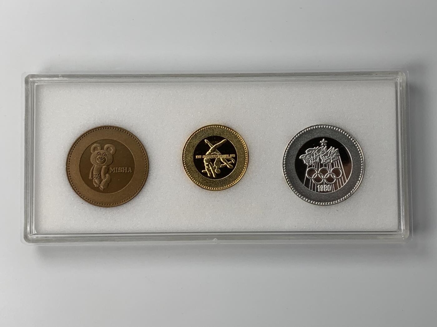 掌中浮雕-藏着的欧洲第051场 1980年莫斯科奥运会日本读卖新闻纪念章一套（铜章与铜镍合金），38mm/31mm
