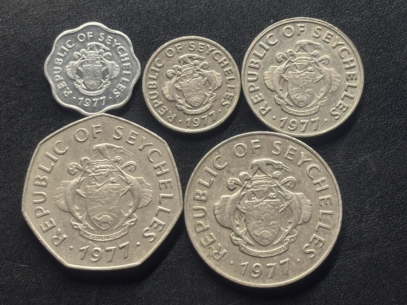 邮泉阁限时拍卖第四十场 非洲专场（硬币在国外。请付邮费6元。） 塞舌尔1977年5枚