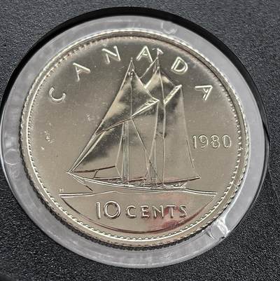 外国优质老铜币高银银币，周六九点倒数截拍，满百包邮，持续收拍 - 精制1980 年加拿大 10 分，正面为伊丽莎白二世头像，背面饰标志性 “蓝鼻子号” 帆船，设计经典且辨识度高。光泽温润，品相完好，是加拿大航海文化象征，属英联邦货币收藏的精品，兼具历史与收藏价值。