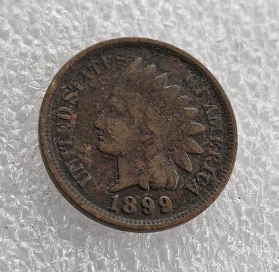 外国优质老铜币高银银币，周六九点倒数截拍，满百包邮，持续收拍 - 美国1899 年印第安人 1 分铜币，正面铸印第安人头像与国名，背面盾牌配麦穗环绕 “ONE CENT”，是美国分币早期经典款，百年包浆醇厚、品相完整，历史底蕴浓郁，是入门收藏的优选佳品。