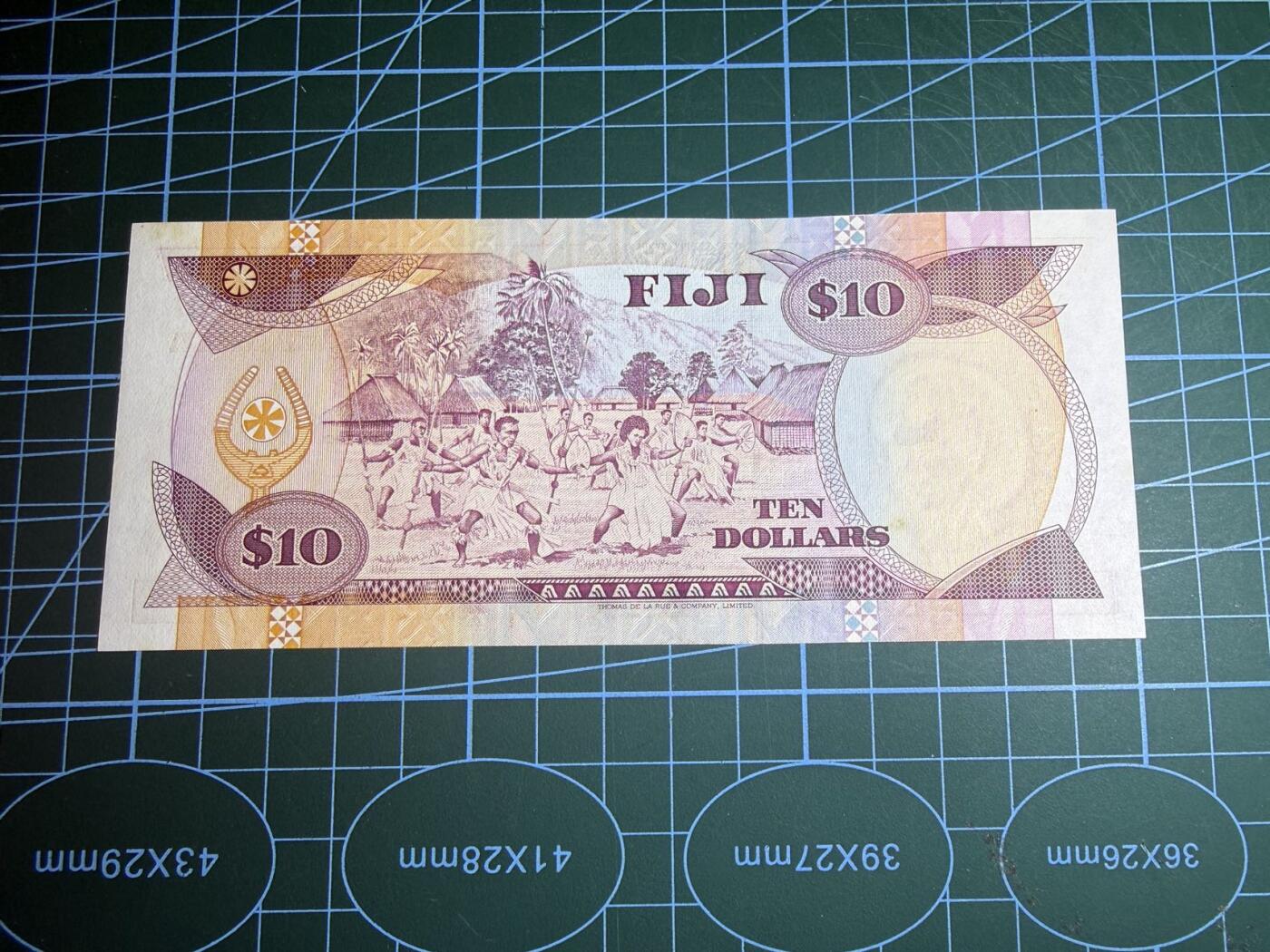 【炜奕收藏】，第五十八期，英属第三场 1992年斐济10元，UNC品相