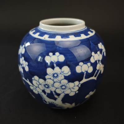 上海都达杂项专场九（全场包邮） - 清 青花冰梅纹罐1-109