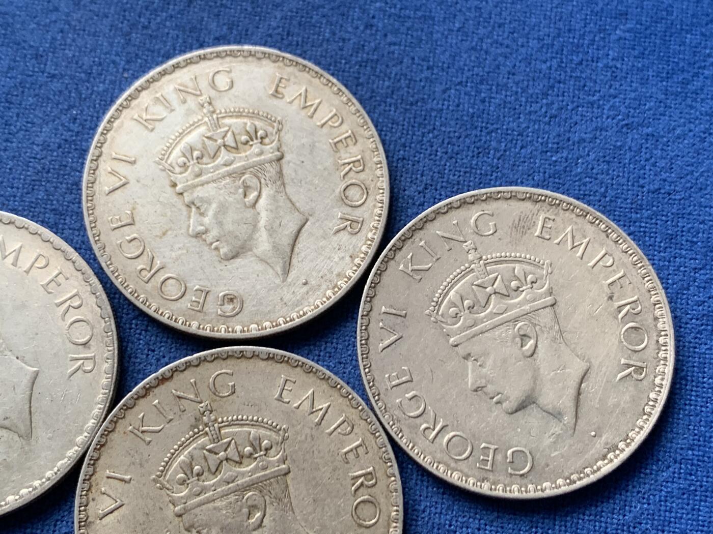 《竞宝斋》第462场 周日，周一，2场连拍 （全场包邮）欢迎送拍 四枚一组 印度1940年乔治六世1卢比银币 总重46.3克