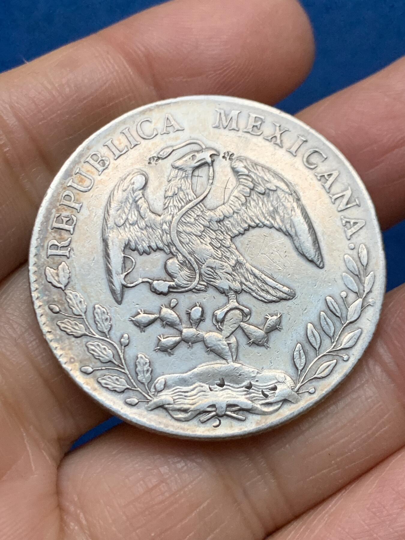 《竞宝斋》第462场 周日，周一，2场连拍 （全场包邮）欢迎送拍 墨西哥1896年花边鹰洋8里亚尔银币 有小戳