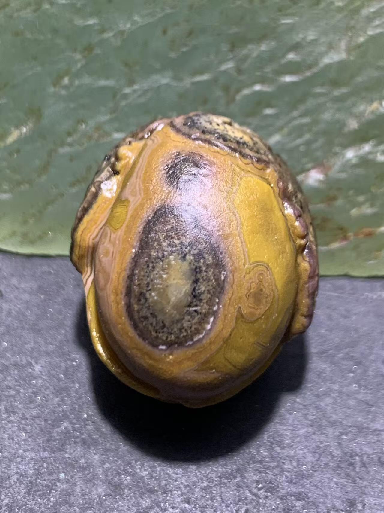 精美亚光原皮天眼纹战国红玛瑙手工俏色巧雕双头蛇吊坠一个，