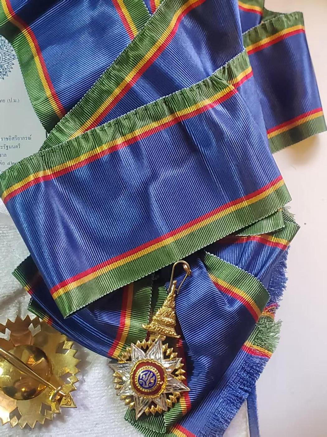 韵星假日拍卖第三十八期 -- Rimey Holidays Auction 38 泰王国大十字级别王冠勋章带原盒佩戴说明一套 银制镀金珐琅 非复刻垃圾 最高级别王冠勋章 造币局制作 打厂标 品相非常好闪闪发亮通体无损