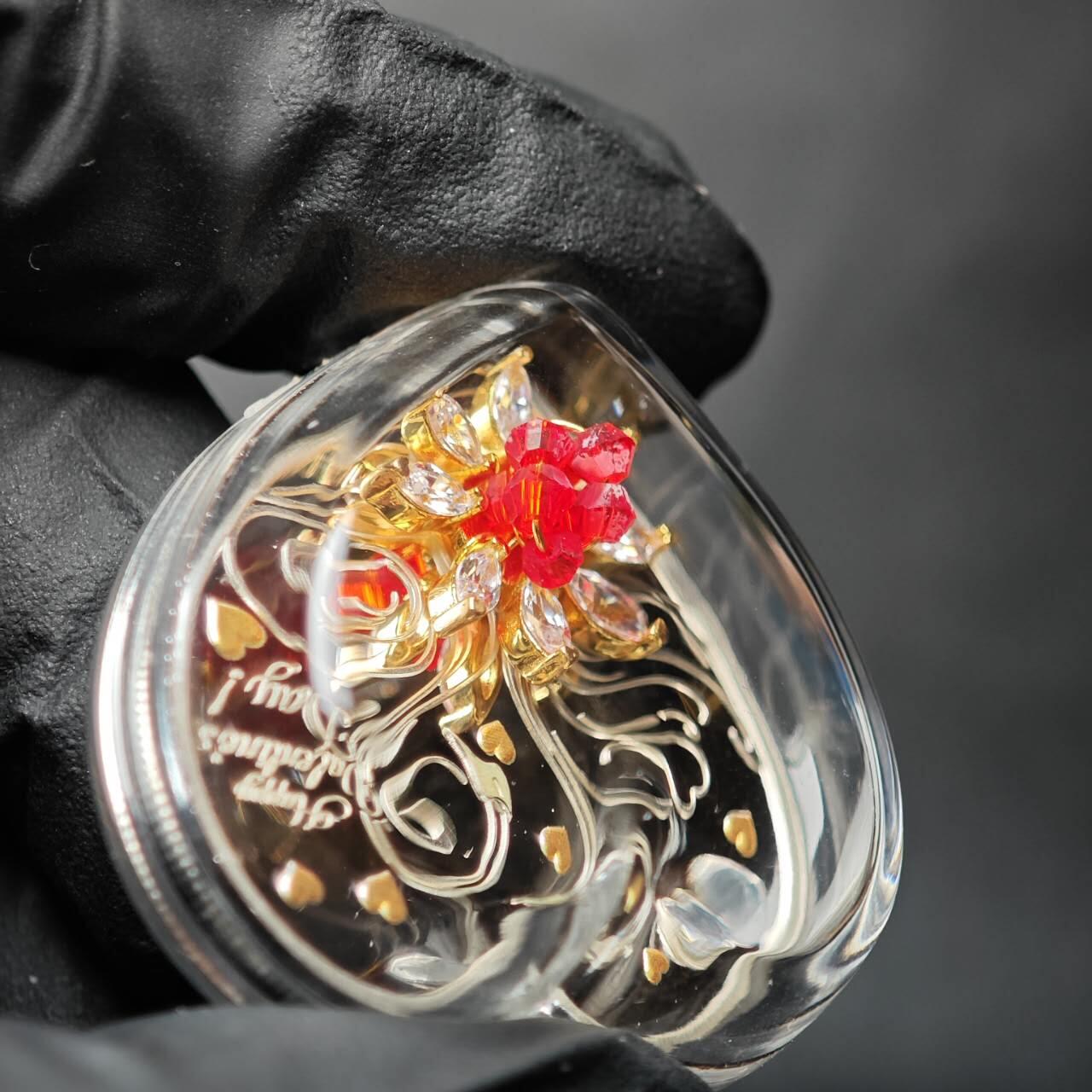 金瓯小拍第三期 古今币章 银价专场 纽埃情人节心形镶钻银币2023年 重20克 盒证齐全 盒有小裂