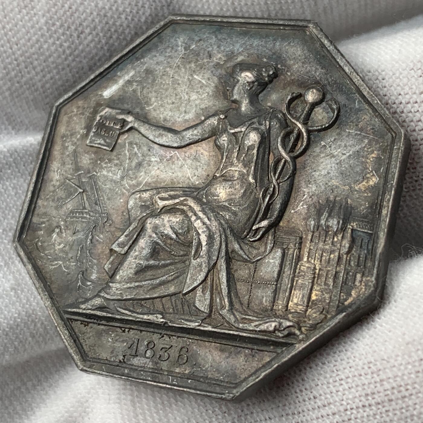 掌中浮雕-藏着的欧洲第051场 1836年法国保险公司八角银章，34.6mm，19.37g