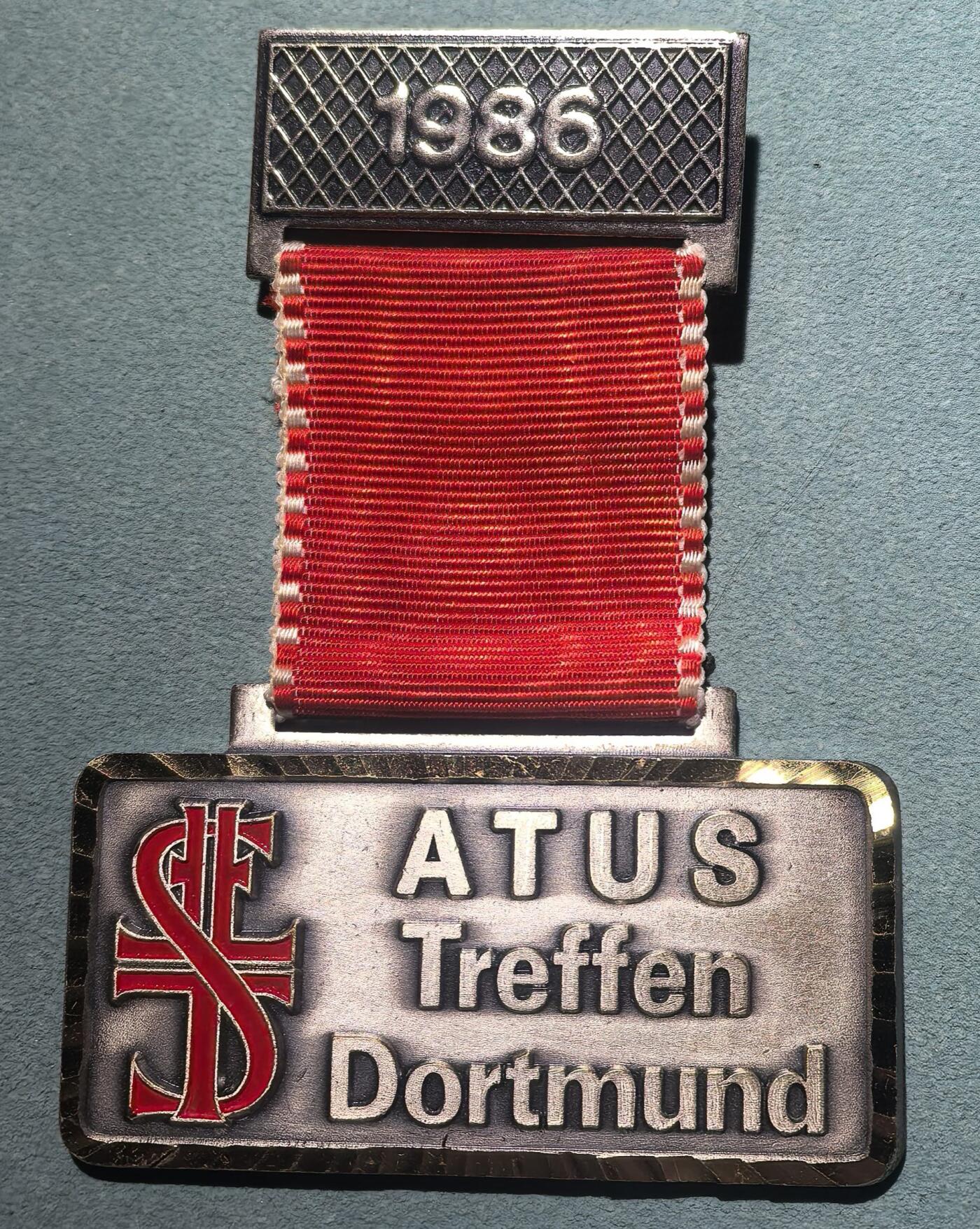 盛世勋华——号角文化勋章邮票专场拍卖第302期 德国（联邦）1986年教学与社会能力培训工作（ATUS）多特蒙德会议纪念证章 带厂标