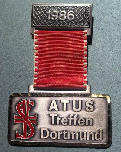 盛世勋华——号角文化勋章邮票专场拍卖第302期 - 德国（联邦）1986年教学与社会能力培训工作（ATUS）多特蒙德会议纪念证章 带厂标