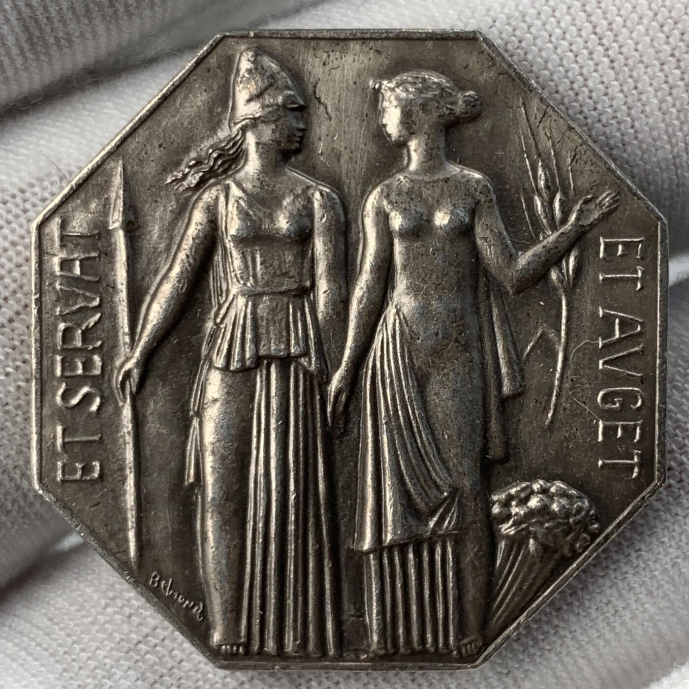 掌中浮雕-藏着的欧洲第051场 法国巴黎外汇经纪人八角银章， 31.7mm ，19.98g