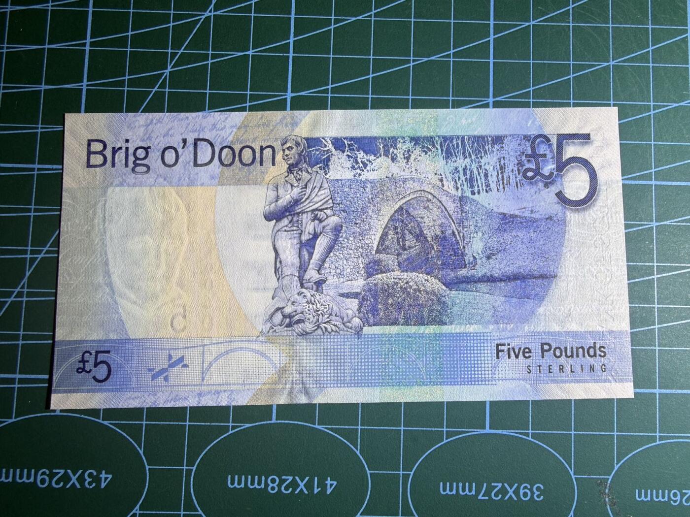 【炜奕收藏】，第五十八期，英属第三场 2007年苏格兰银行5镑，UNC品相，AA冠千位号