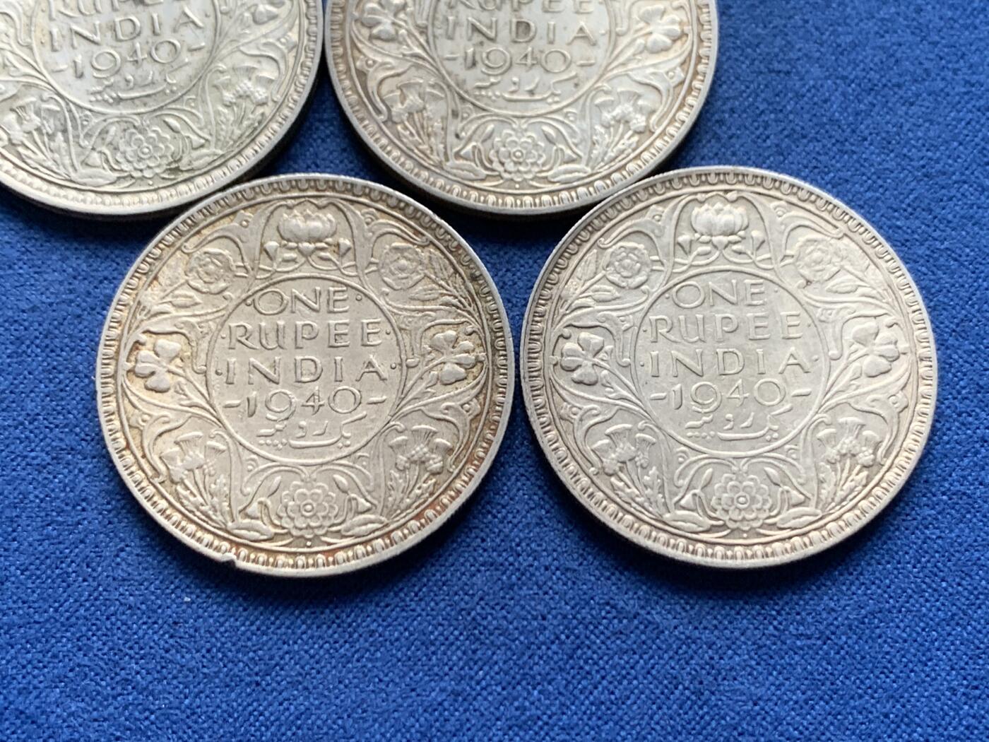 《竞宝斋》第462场 周日，周一，2场连拍 （全场包邮）欢迎送拍 四枚一组 印度1940年乔治六世1卢比银币 总重46.3克