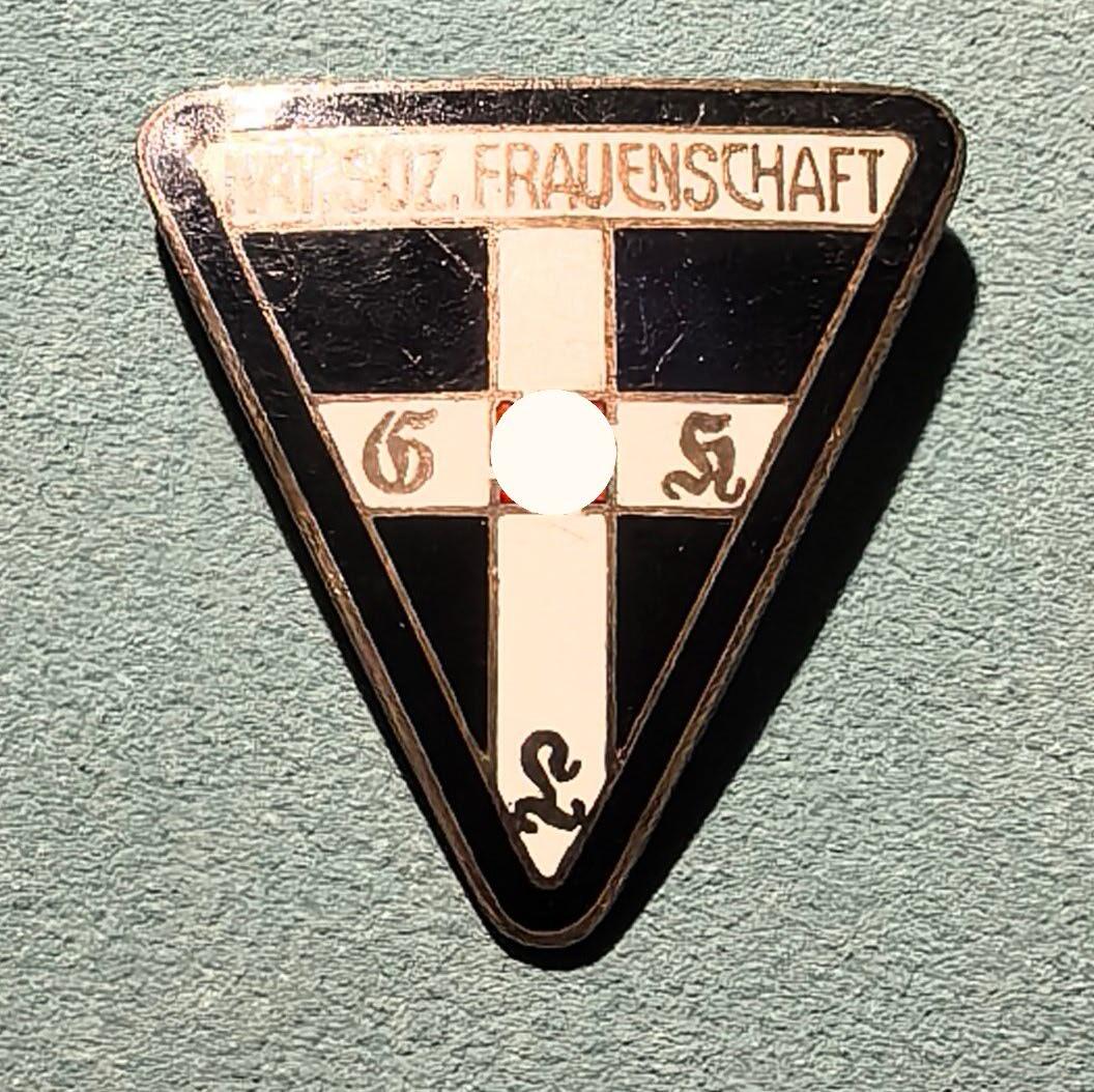 盛世勋华——号角文化勋章邮票专场拍卖第302期 德国（1939）NS妇女协会会员证章 极为少见 带厂标