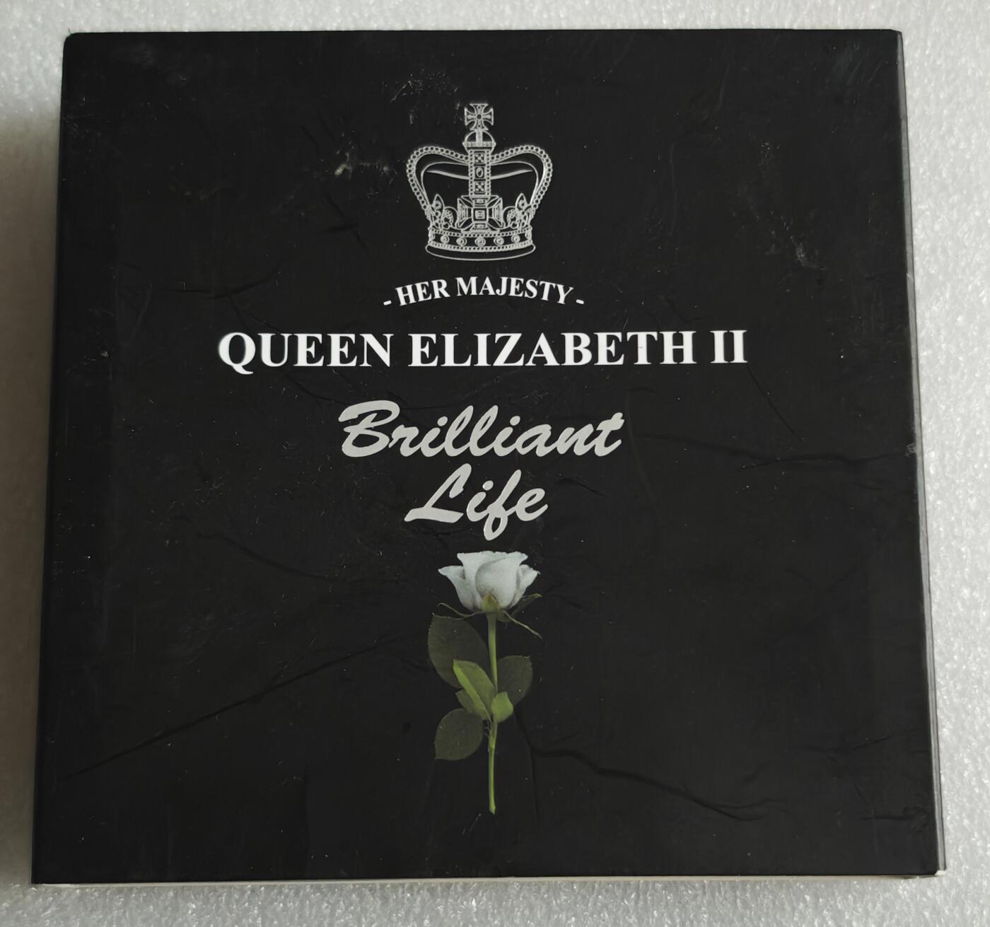 瓶子🏺第227期拍卖会  2022年伊丽莎白二世1元精制币  原盒原包装  伊丽莎白二世在钱币上的所有头像