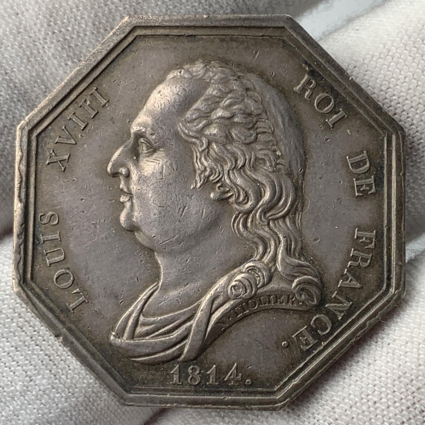 掌中浮雕-藏着的欧洲第051场 法国路易十八头像，巴黎证券交易所八角银章，32.8mm，16.3g