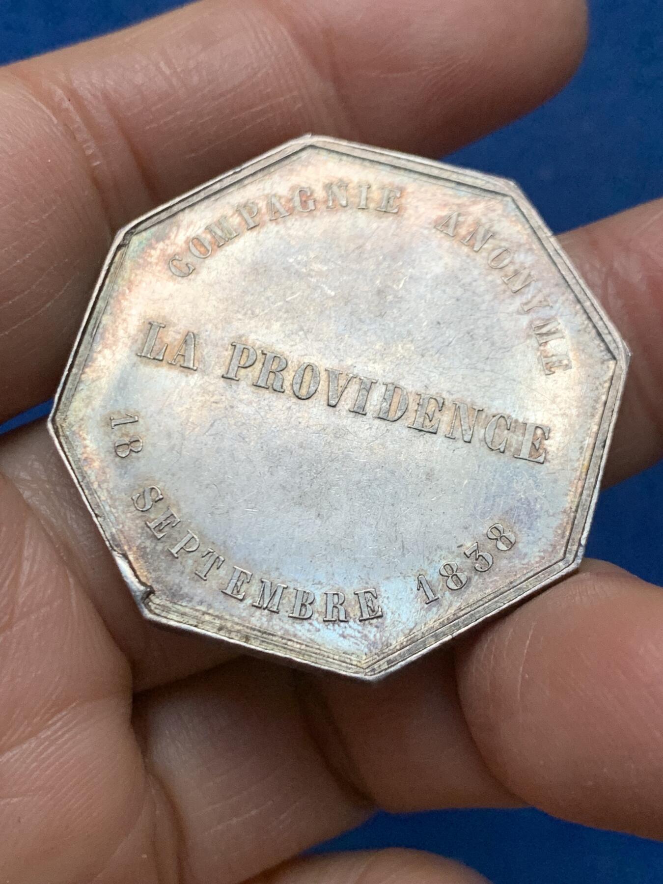 《竞宝斋》第462场 周日，周一，2场连拍 （全场包邮）欢迎送拍 法国普罗维登斯火灾保险公司八角银质代币，18.72g，36.3mm，蜜蜂边铭