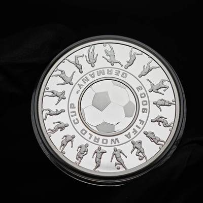 金瓯小拍第三期 古今币章 银价专场 - 澳大利亚母子组合银币2枚1套2006年 重32.2克 世界杯主题 带盒证 盒严重破损