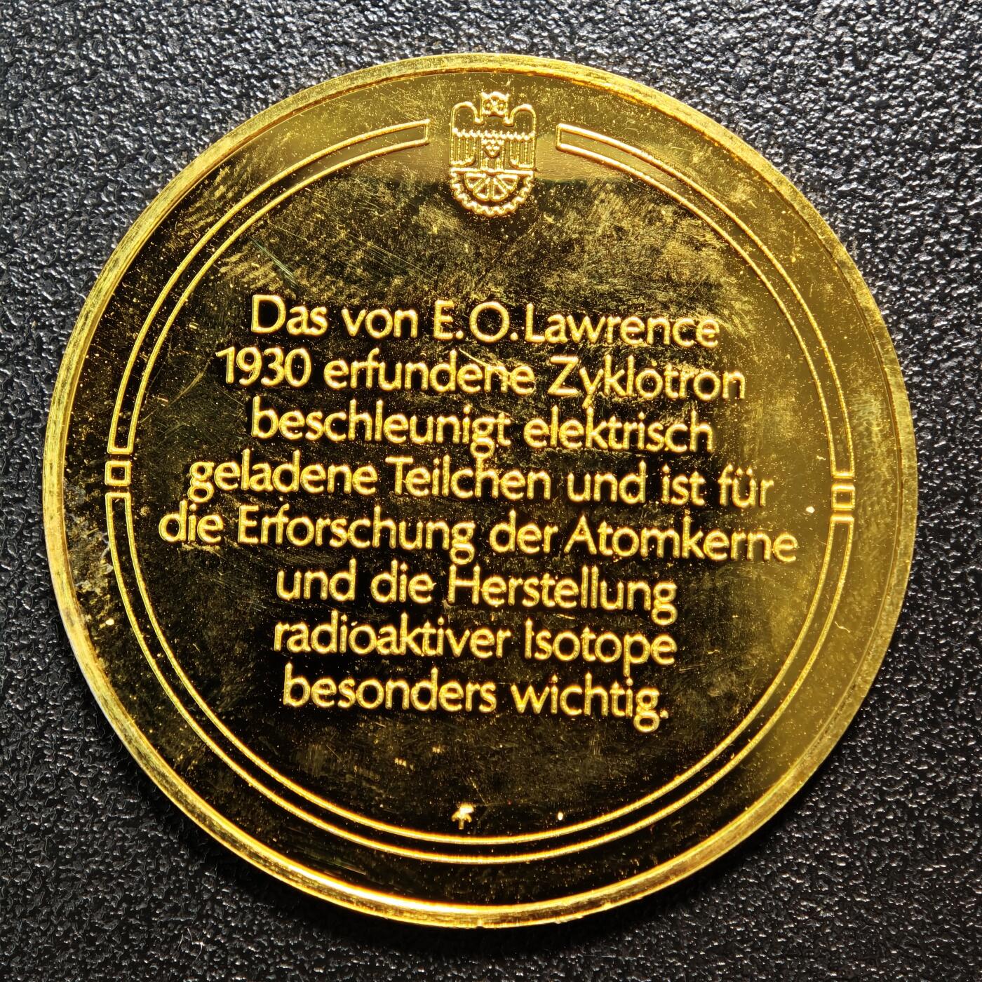 【德藏】世界币章拍卖第163期（拍品征集中~欢迎藏友联系） 现代 德国人类重大发明-回旋加速器镀金纪念银章 镜面质感极强 925银 直径约：38.5mm；重约：20g
