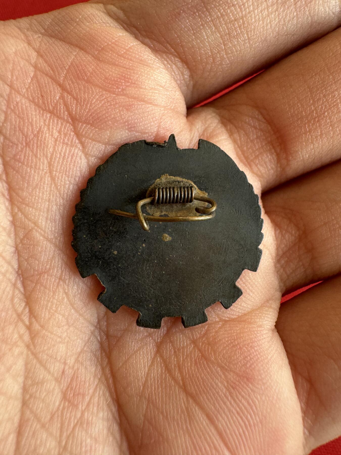 五哥徽章群   28号周三晚上八点4群联拍 铜章