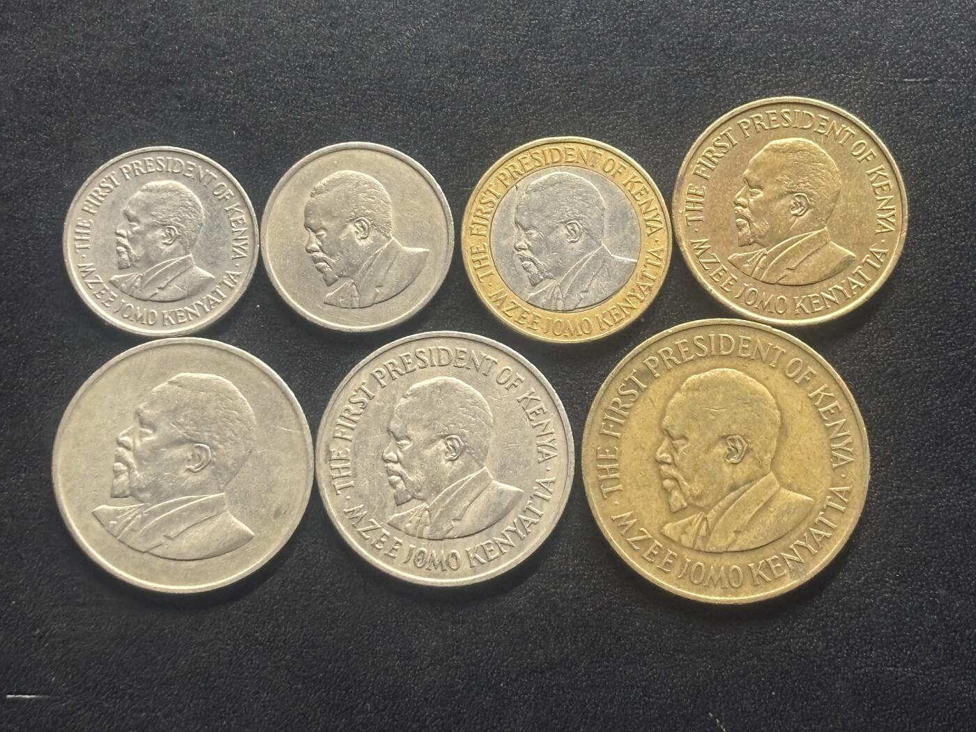 邮泉阁限时拍卖第四十场 非洲专场（硬币在国外。请付邮费6元。） 肯尼亚第一任总统7枚