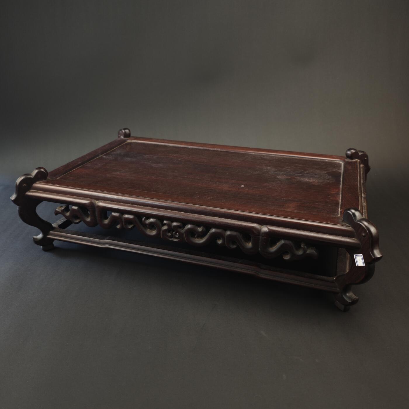 上海都达杂项专场九（全场包邮） 清 红木夔龙纹带托泥案几1-258