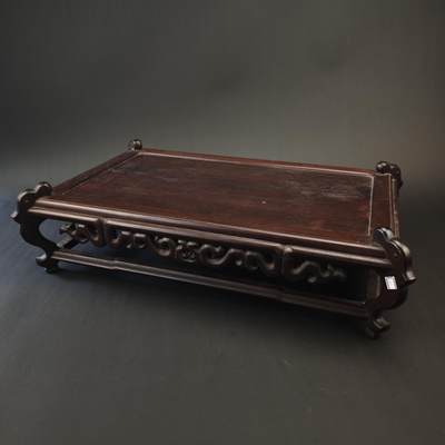 上海都达杂项专场九（全场包邮） - 清 红木夔龙纹带托泥案几1-258