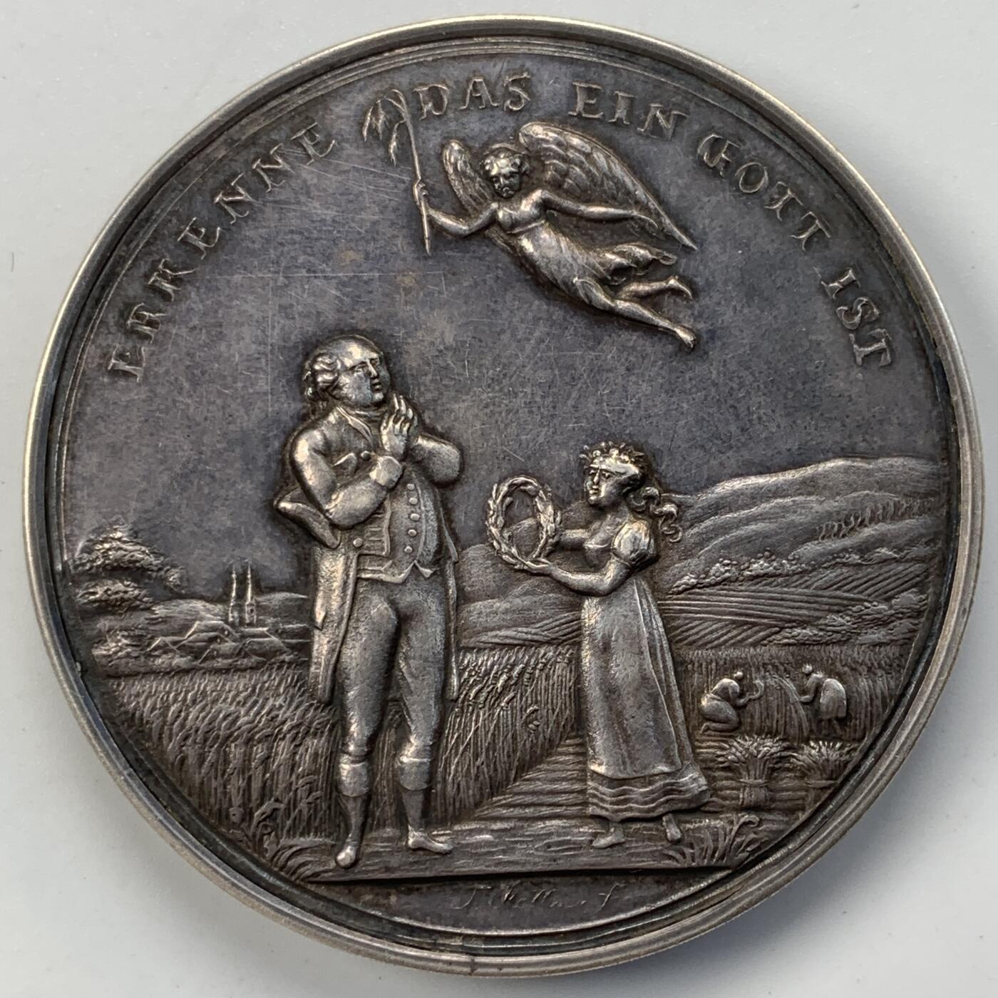 掌中浮雕-藏着的欧洲第051场 1817年银质插图章 , 类似于一个盒子，可以打开，里面有八张圆形纸片，49.5mm，25g