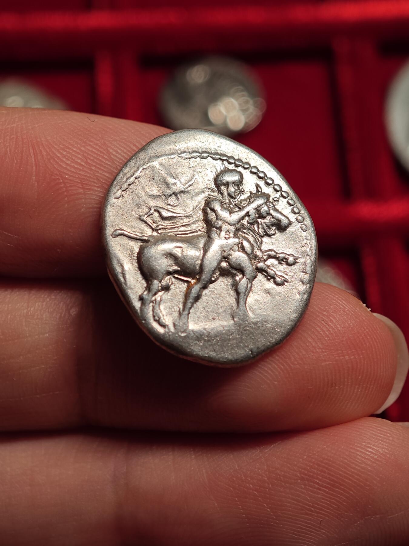 评级古希腊色萨利英雄斗牛骏马奔腾银币
