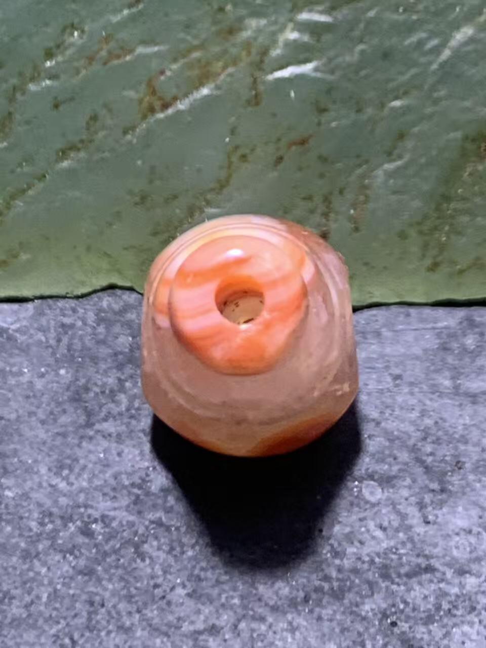 精美川料冰飘天眼纹南红玛瑙一体小佛头三通一个