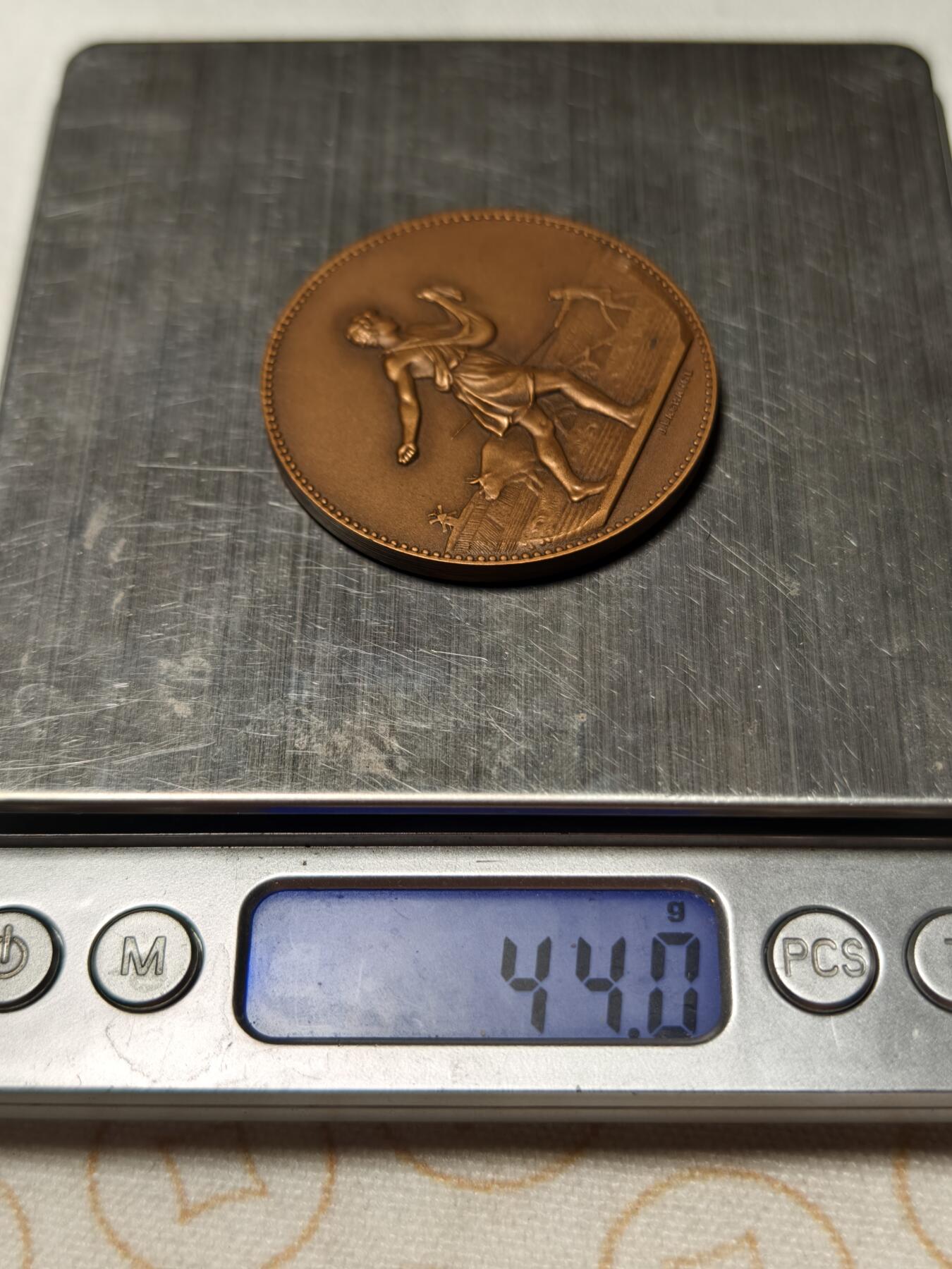 抚柳草堂-第十一期章牌钱币  奖章勋章限时免佣 满百包邮 放漏专场 19世纪末-20世纪初法兰西会计学会大铜章  播种者 直径45mm 重量44g Ms级品相